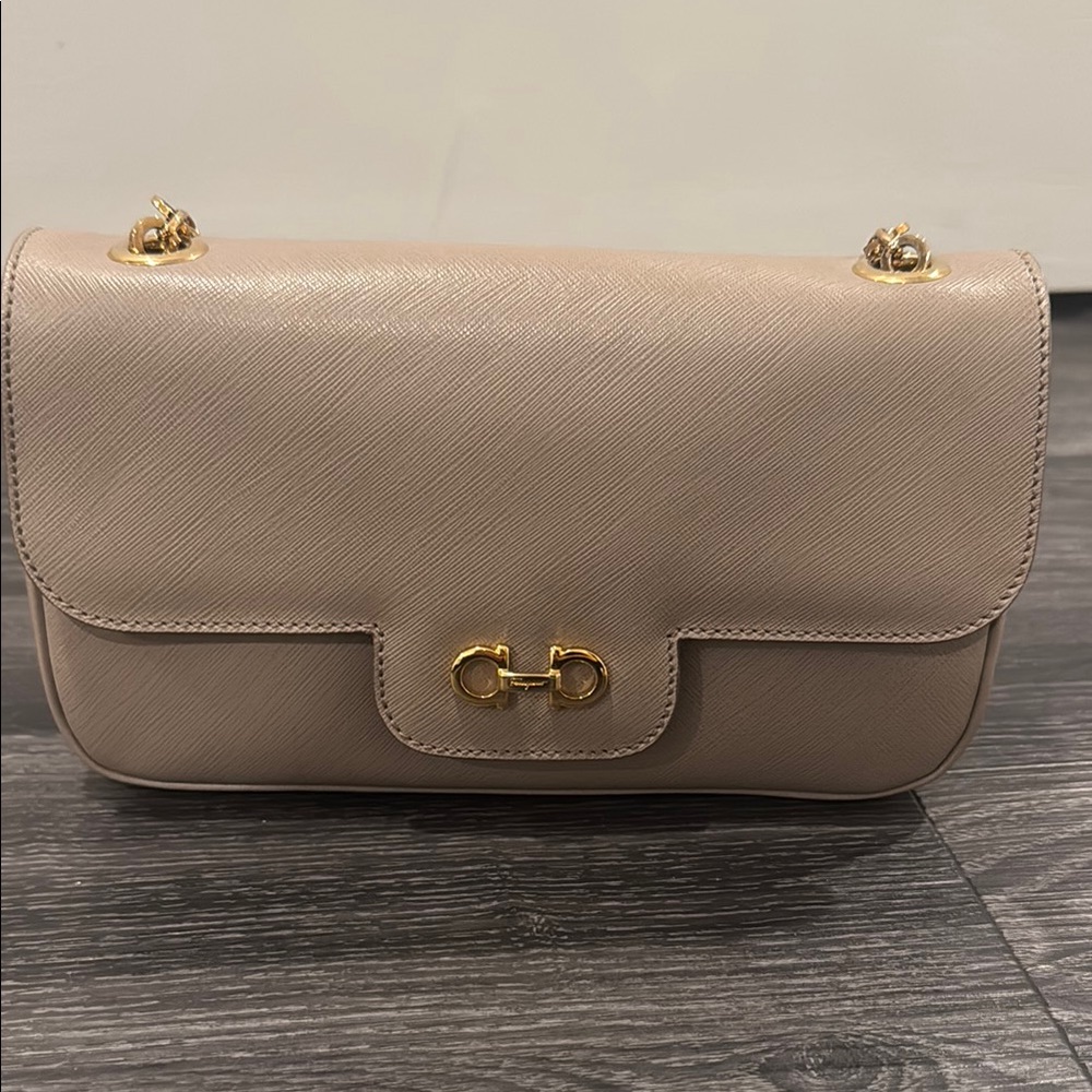 Salvatore Ferragamo Beige Leather Shoulder Bag